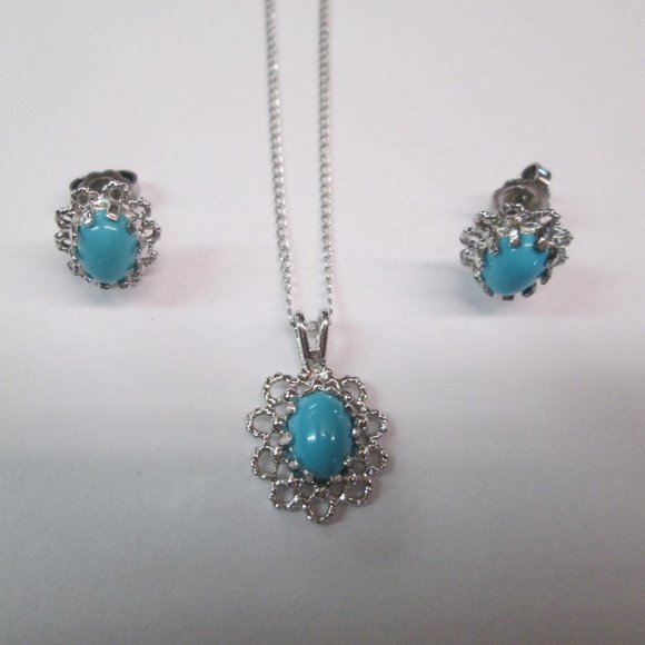 Jewelry - Earring & necklace set